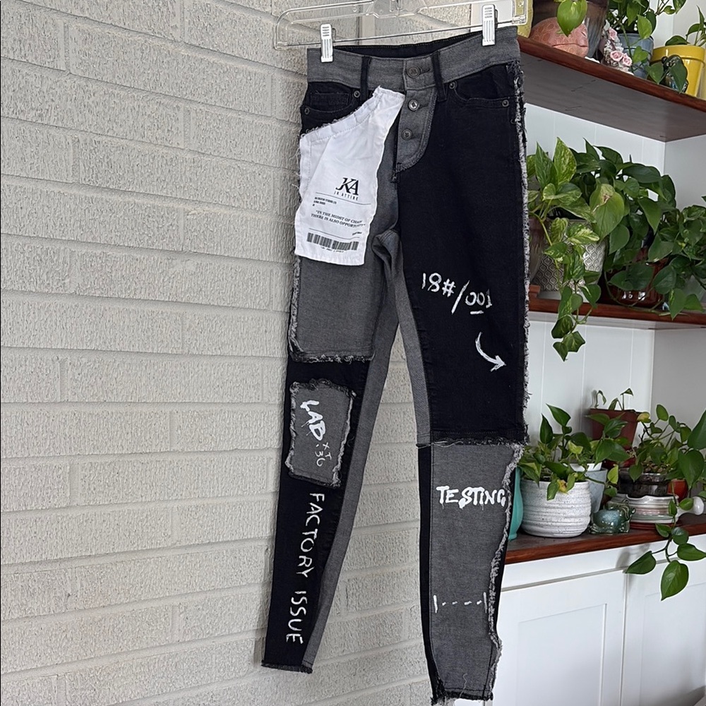 JK Attire Womens Black US 2 UK6 Testing Reverse Inside Out Graffiti Skinny Jeans - Picture 2 of 14